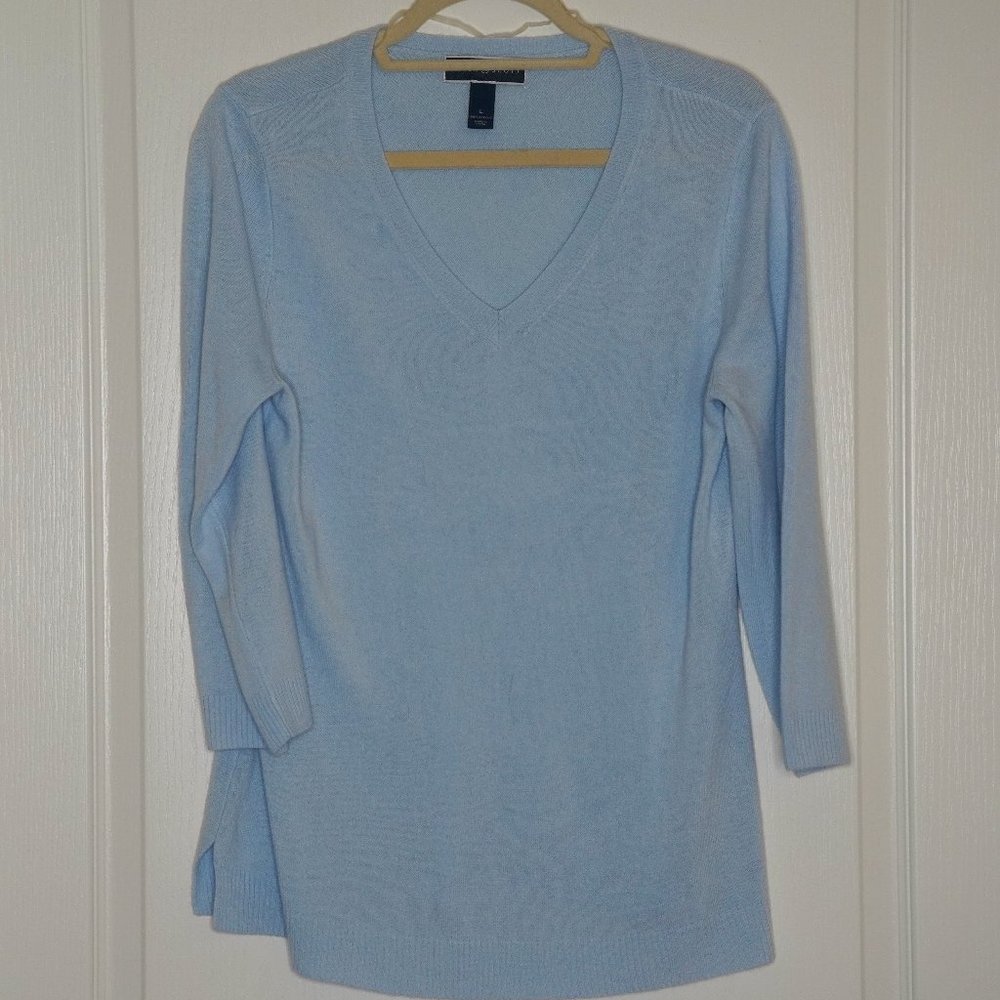 Karen Scott - Women's V-neck light-weight pale blue sweater - large